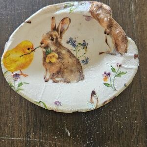 Decorative Plate with Rabbit and Chick Design